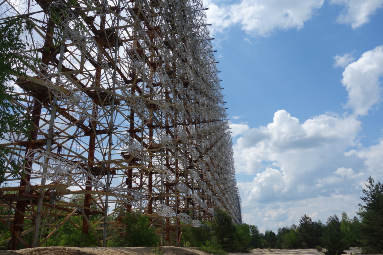 Oko Moskwy, czyli DUGA radar zagłuszający sygnały innych odbiorników. Słyszalny w wielu krajach Europy.